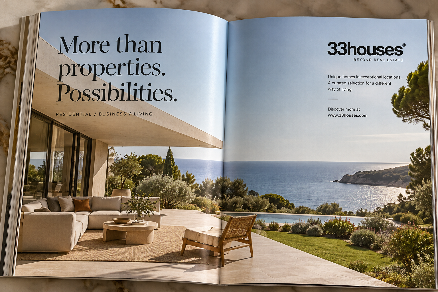 Revista 33 houses abierta mostrando sus propiedades